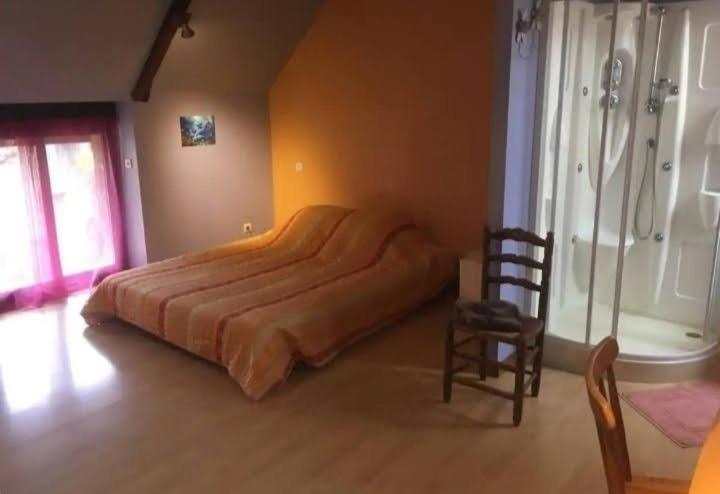 Chambre Chez L'Habitant Rueyres Bagian luar foto